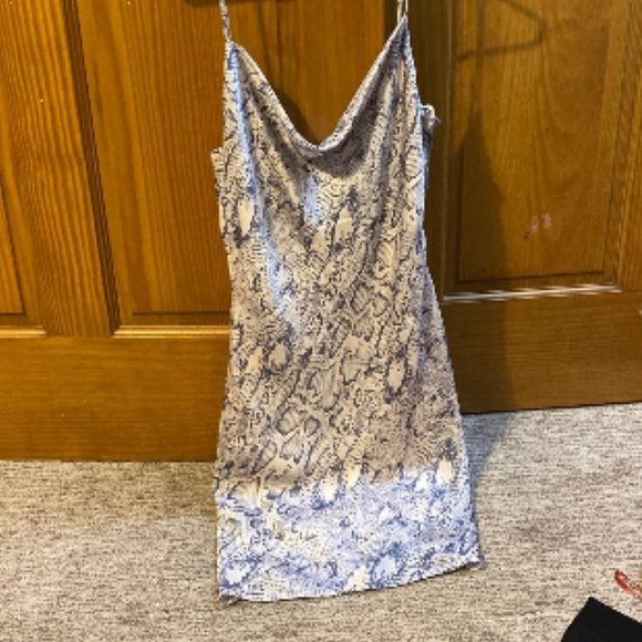 American Eagle Outfitters Dresses & Skirts - American Eagle Snake Skin Print Dress